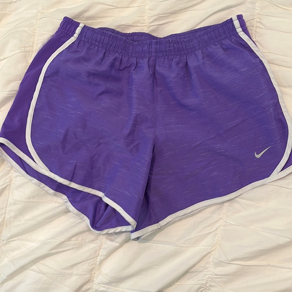 Nike kids shorts size Large